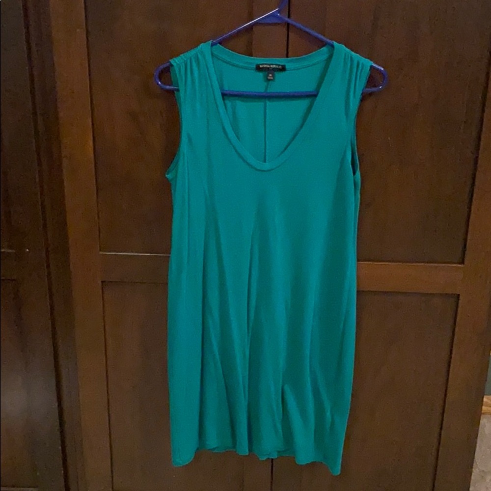 Size M Banana Republic dress